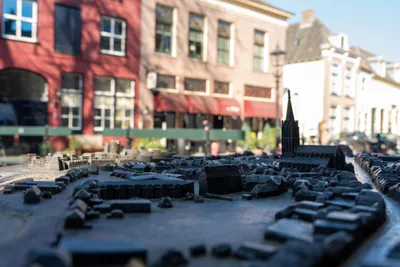 Doesburg-“Het verleden in reliëf, midden in het heden”